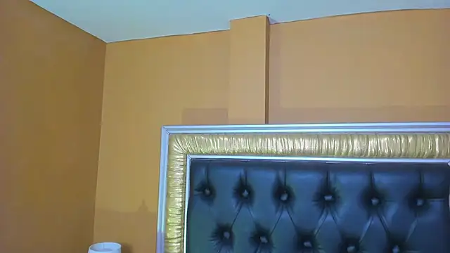 AniEvans  online show from 10/21/25, 10:38