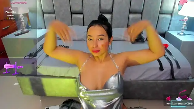 AniEvans  online show from 02/11/26, 11:04