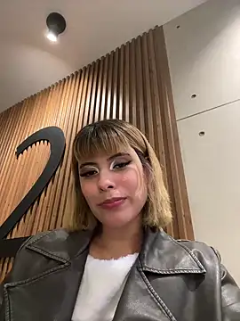 Snapshot of oxiris_1 chatting on 02/15/25, 01:10 oxiris 1 online show from 02/15/25, 01:10