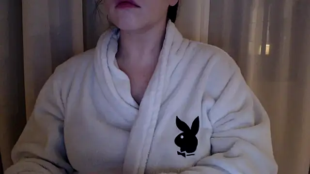 Snapshot of Sandysecret chatting on 03/19/25, 08:54 Sandysecret online show from 03/19/25, 08:54