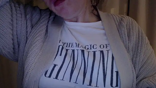 Snapshot of Sandysecret chatting on 11/05/25, 08:42 Sandysecret online show from 11/05/25, 08:42