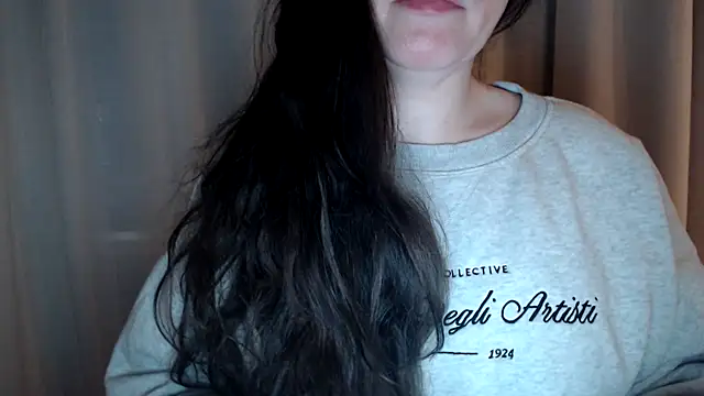 Snapshot of Sandysecret chatting on 11/11/25, 08:09 Sandysecret online show from 11/11/25, 08:09