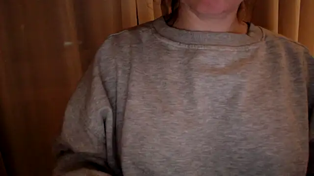 Snapshot of Sandysecret chatting on 11/16/25, 08:47 Sandysecret online show from 11/16/25, 08:47