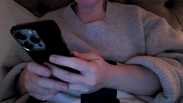 Snapshot of Sandysecret chatting on 11/20/25, 08:41 Sandysecret online show from 11/20/25, 08:41