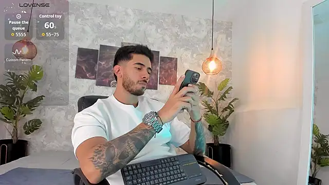 Snapshot of Nate_franco chatting on 01/07/26, 04:04 Nate franco online show from 01/07/26, 04:04