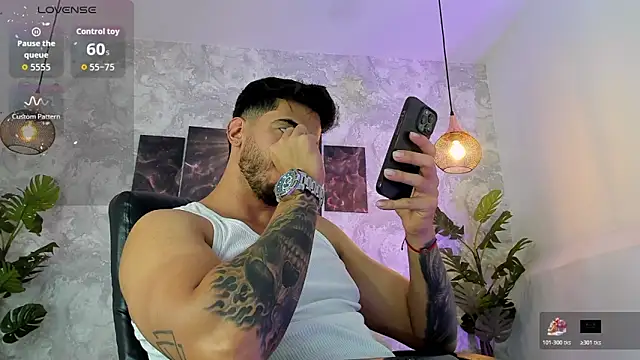 Snapshot of Nate_franco chatting on 01/14/26, 04:07 Nate franco online show from 01/14/26, 04:07