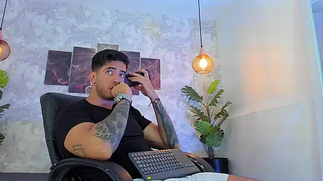 Snapshot of Nate_franco chatting on 02/06/26, 03:44 Nate franco online show from 02/06/26, 03:44