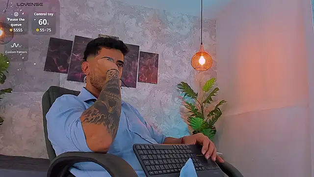 Snapshot of Nate_franco chatting on 02/15/26, 04:53 Nate franco online show from 02/15/26, 04:53