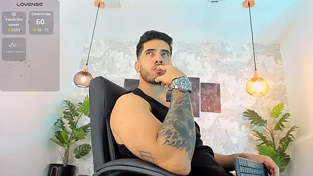 Snapshot of Nate_franco chatting on 02/25/26, 04:44 Nate franco online show from 02/25/26, 04:44