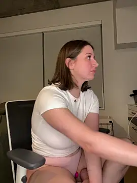 nerdynina online show from 02/12/25, 12:16