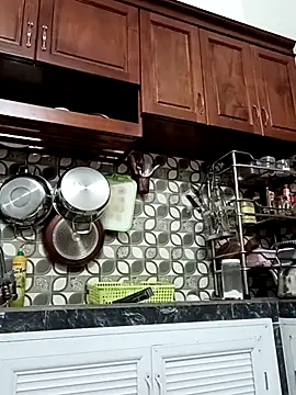    Erin    online show from 11/21/25, 02:54