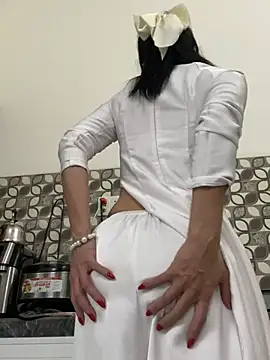    Erin    online show from 07/12/26, 03:19