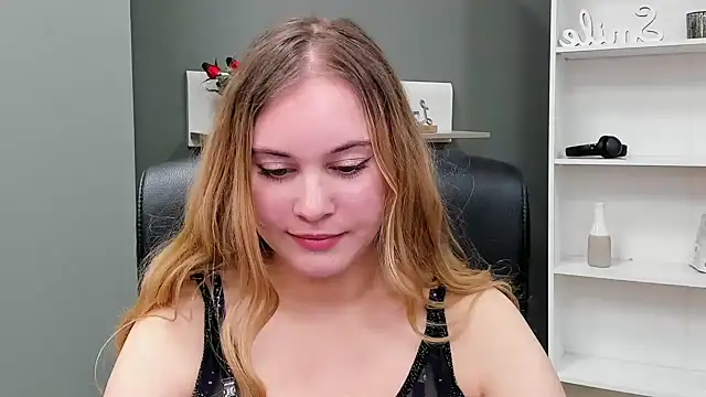 Snapshot of kitty_valeria chatting on 03/09/25, 02:32 kitty valeria online show from 03/09/25, 02:32