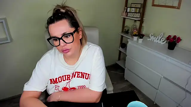 Snapshot of teaseDiana chatting on 02/20/25, 06:50 teaseDiana online show from 02/20/25, 06:50