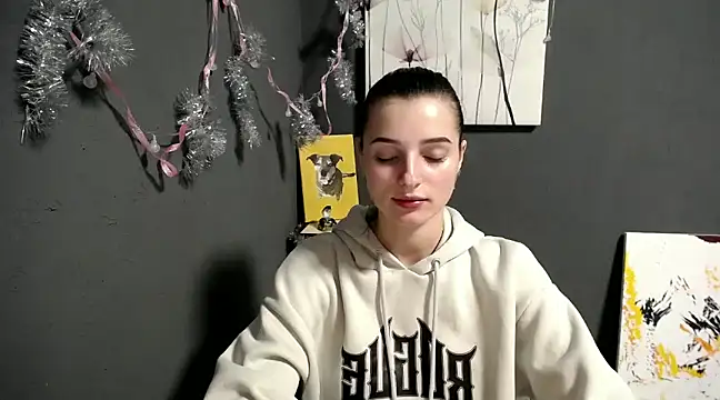 Snapshot of lady_olivia_ chatting on 12/19/24, 04:46 lady olivia online show from 12/19/24, 04:46