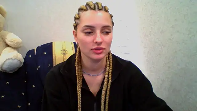 Snapshot of lady_olivia_ chatting on 10/11/25, 02:15 lady olivia online show from 10/11/25, 02:15