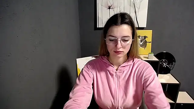 lady olivia  online show from 11/10/25, 03:00