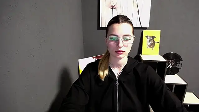 lady olivia  online show from 05/15/26, 12:34