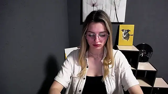 lady olivia  online show from 05/20/26, 12:33