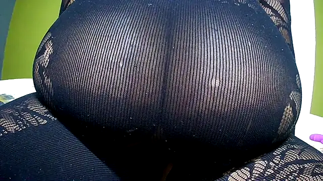 Queenboobs61 online show from 04/14/26, 07:36