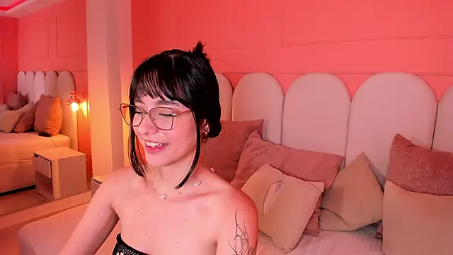 emilly williams  online show from 02/27/25, 08:09