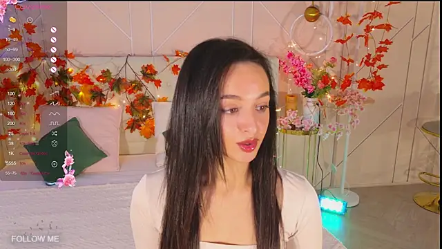 Lolly Neal online show from 12/02/25, 04:51