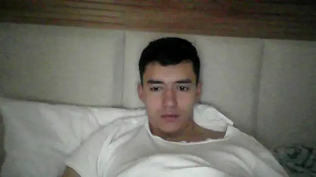 Snapshot of Estebitan_vm chatting on 10/03/25, 02:47 Estebitan vm online show from 10/03/25, 02:47