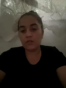 Snapshot of yzabell18 chatting on 09/14/25, 03:44 yzabell18 online show from 09/14/25, 03:44