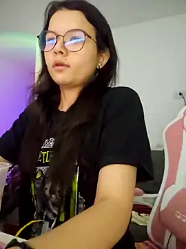 azumiichan online show from 10/24/25, 11:56