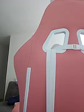 Snapshot of azumiichan chatting on 04/25/26, 02:14 azumiichan online show from 04/25/26, 02:14