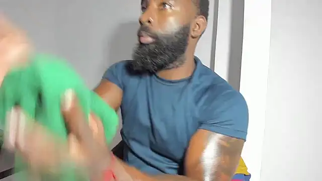 Snapshot of Freedom_24 chatting on 11/18/25, 11:26 Freedom 24 online show from 11/18/25, 11:26