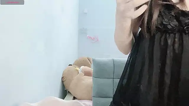 tanhxiu online show from 12/14/24, 08:13