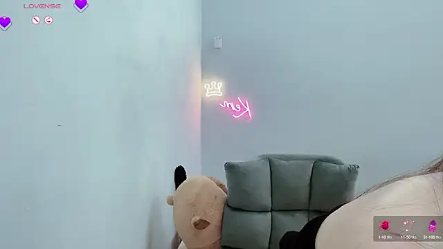 tanhxiu online show from 01/17/25, 08:56