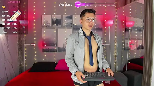 Snapshot of noah_and_rose chatting on 12/14/25, 07:40 noah and rose online show from 12/14/25, 07:40