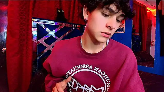 Snapshot of Luke_Howland chatting on 12/05/25, 01:03 Luke Howland online show from 12/05/25, 01:03