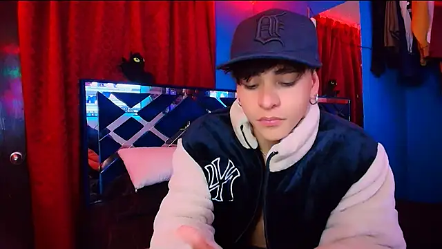 Luke Howland online show from 04/12/26, 02:05