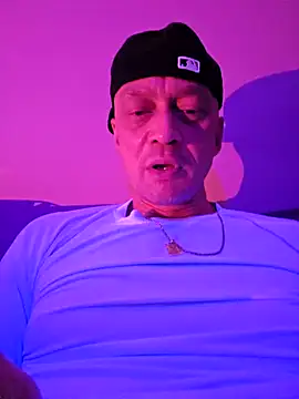 Snapshot of McdyllanXX chatting on 03/03/25, 10:42 McdyllanXX online show from 03/03/25, 10:42