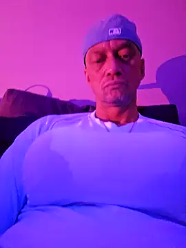 Snapshot of McdyllanXX chatting on 03/04/25, 08:05 McdyllanXX online show from 03/04/25, 08:05