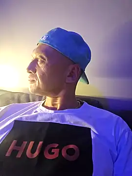 Snapshot of McdyllanXX chatting on 03/13/25, 10:10 McdyllanXX online show from 03/13/25, 10:10