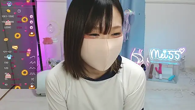 Snapshot of MEI--55 chatting on 02/19/25, 07:06 MEI--55 online show from 02/19/25, 07:06