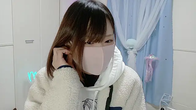 Snapshot of MEI--55 chatting on 02/21/25, 08:51 MEI--55 online show from 02/21/25, 08:51