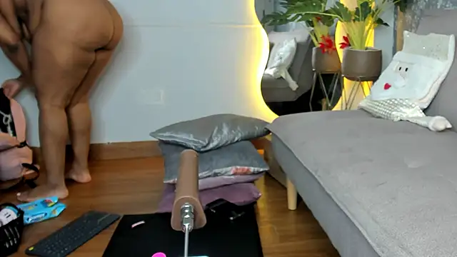 Yiseth 02 online show from 12/19/25, 11:28