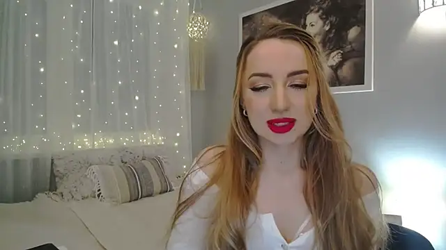 Snapshot of JulietteDiamond chatting on 01/14/25, 09:30 JulietteDiamond online show from 01/14/25, 09:30