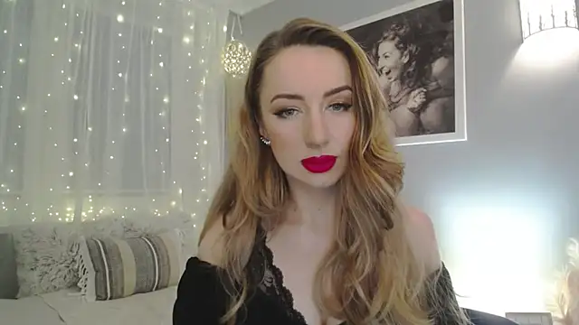 Snapshot of JulietteDiamond chatting on 01/19/25, 04:36 JulietteDiamond online show from 01/19/25, 04:36