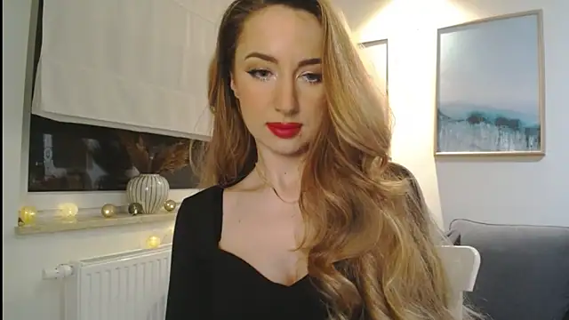 Snapshot of JulietteDiamond chatting on 02/18/25, 06:37 JulietteDiamond online show from 02/18/25, 06:37