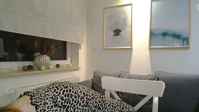 Snapshot of JulietteDiamond chatting on 02/23/25, 03:18 JulietteDiamond online show from 02/23/25, 03:18