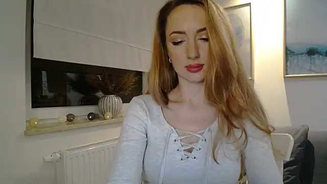 Snapshot of JulietteDiamond chatting on 03/11/25, 07:36 JulietteDiamond online show from 03/11/25, 07:36