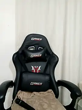 Snapshot of charmainexxx chatting on 10/29/25, 08:43 charmainexxx online show from 10/29/25, 08:43