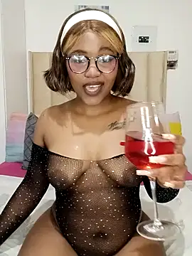 Snapshot of charmainexxx chatting on 12/03/25, 10:41 charmainexxx online show from 12/03/25, 10:41