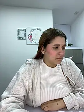 Snapshot of SophiaLaurens chatting on 03/07/25, 12:58 SophiaLaurens online show from 03/07/25, 12:58